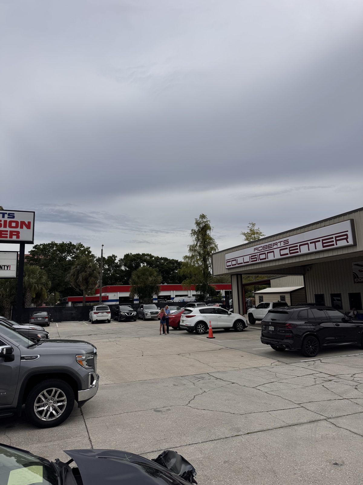 Roberts Collision Center lot and signage